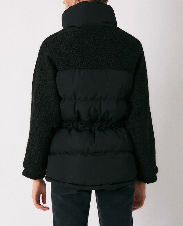 Pufferjacke mit schmaler Taille