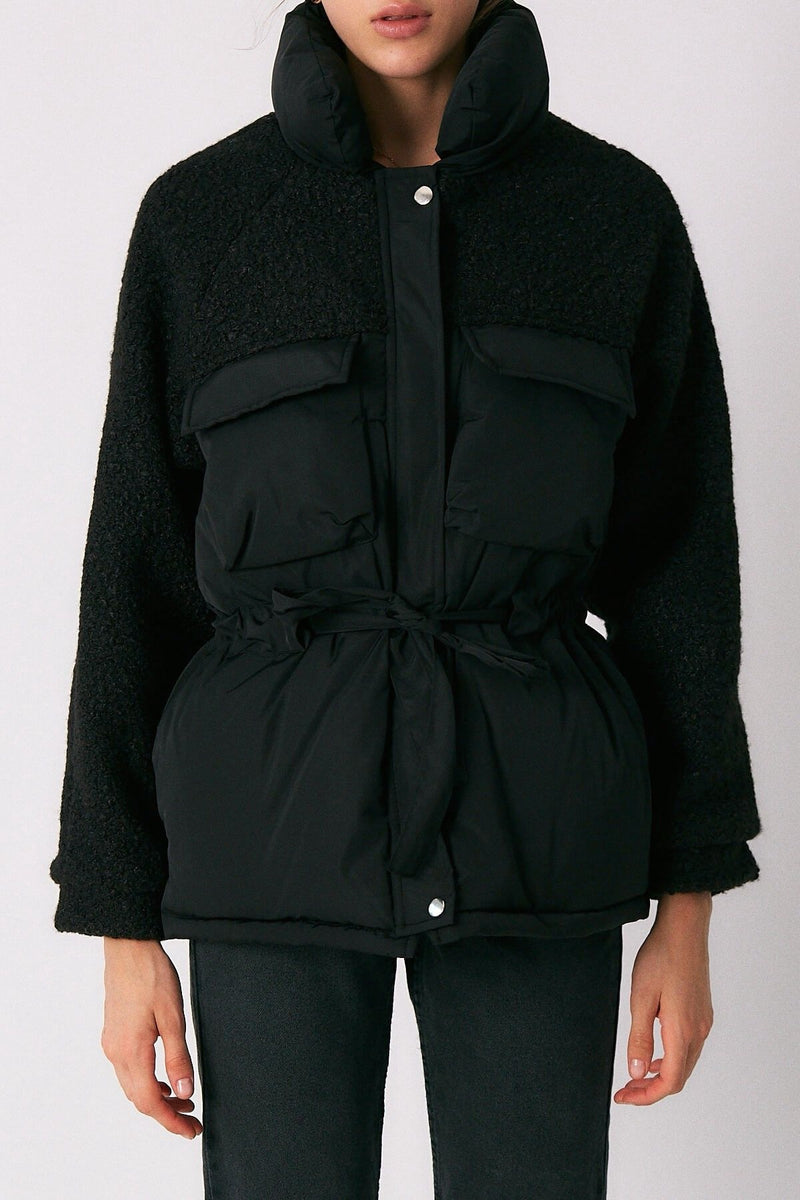 Pufferjacke mit schmaler Taille